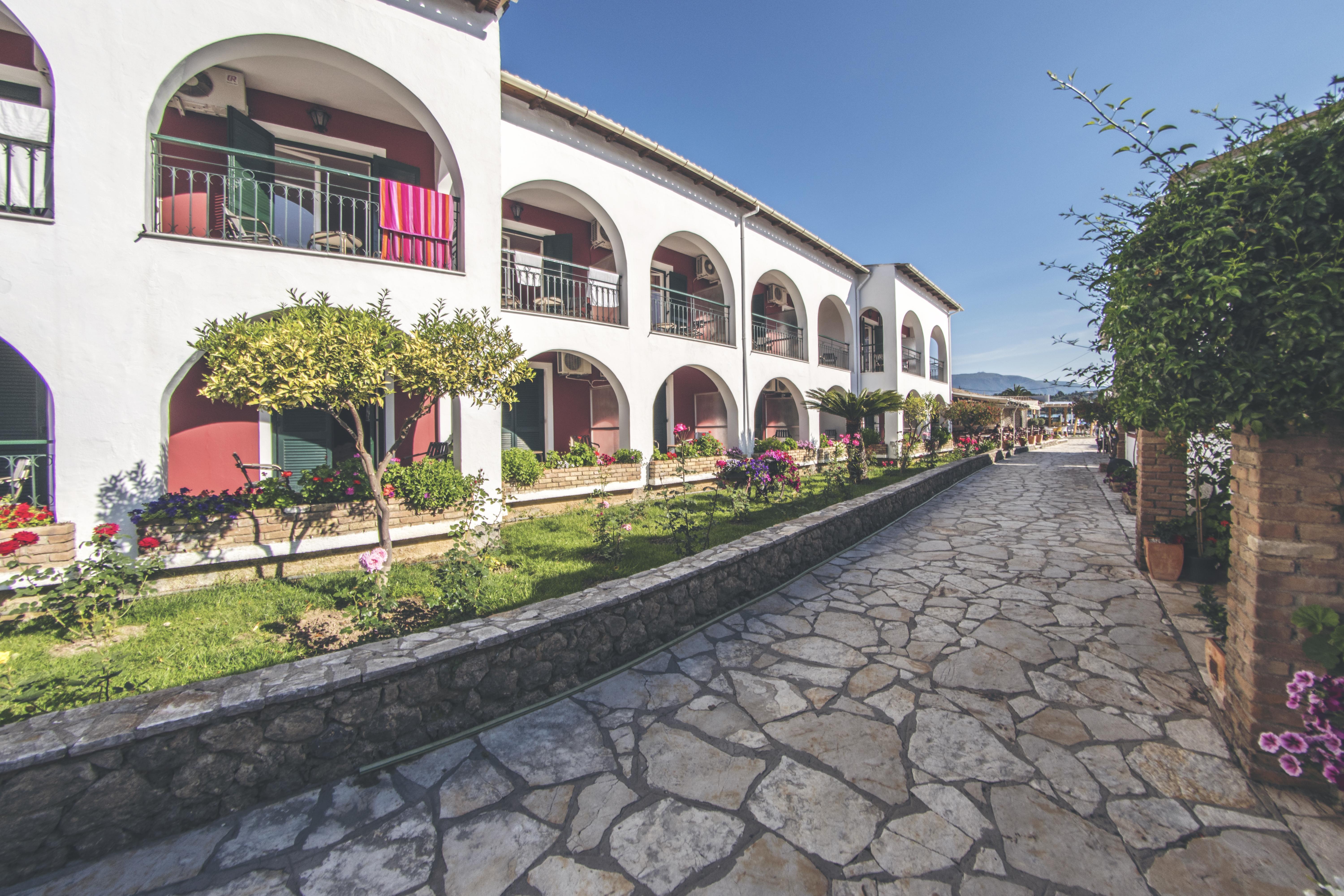 Iliada Beach Hotel Гоувия Экстерьер фото