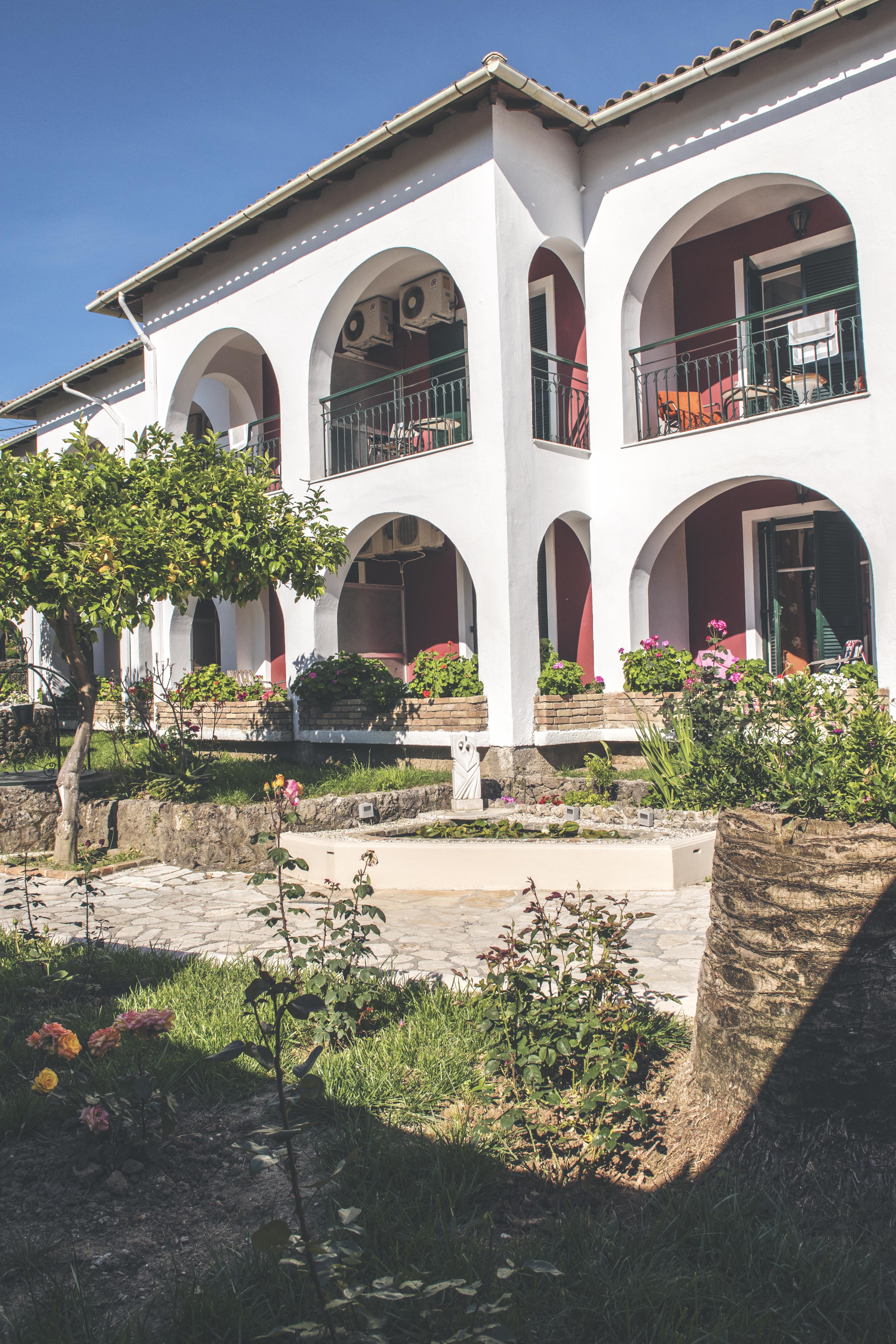 Iliada Beach Hotel Гоувия Экстерьер фото