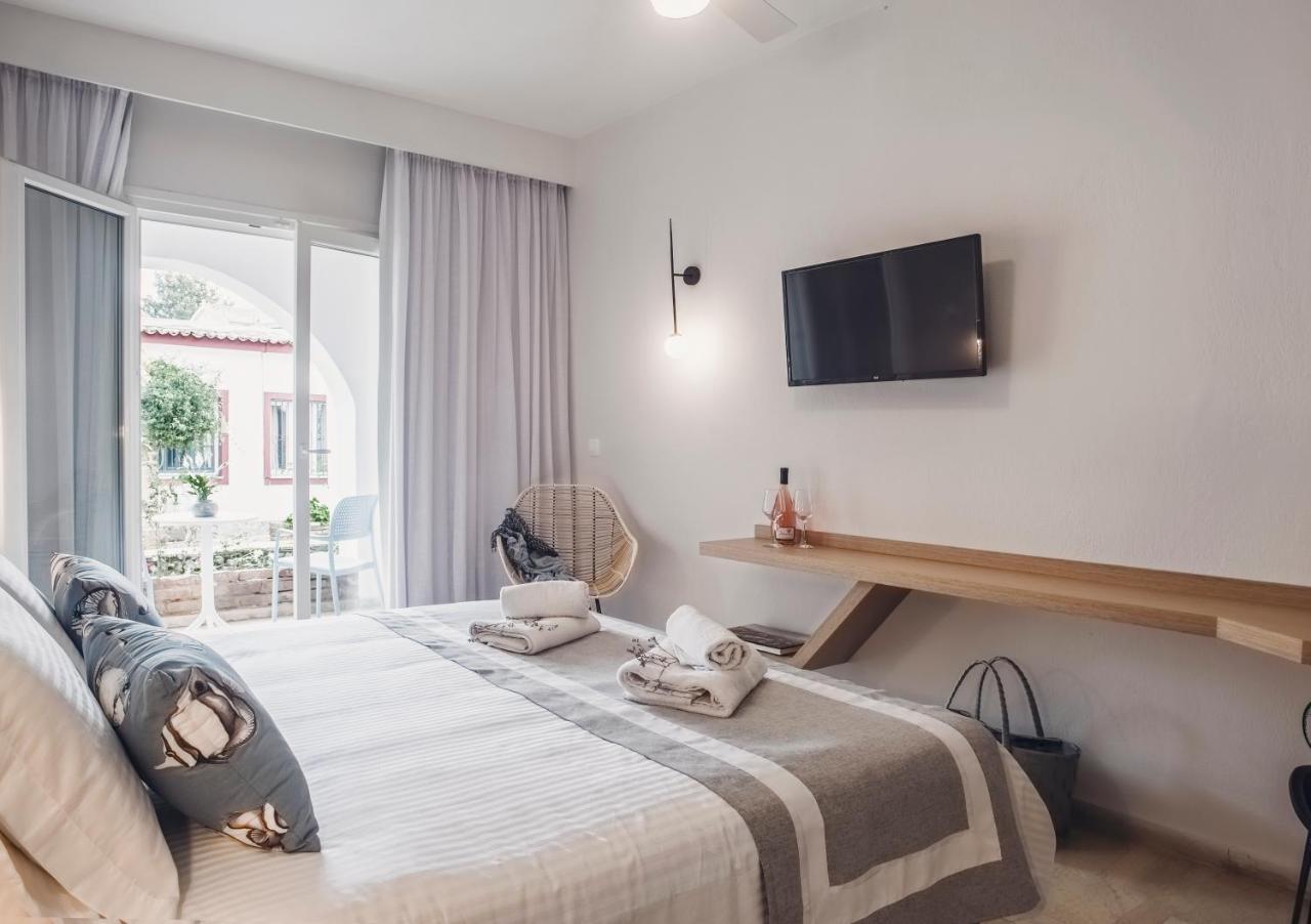 Iliada Beach Hotel Гоувия Экстерьер фото